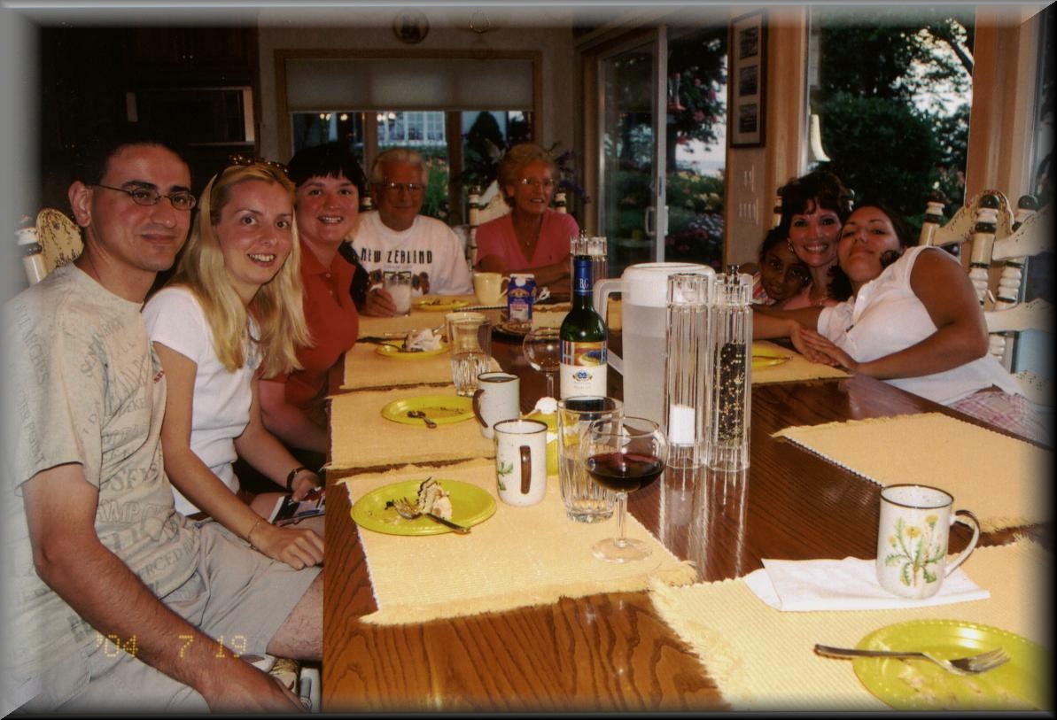 Lumi-Ilie_and_lake_group_dinner