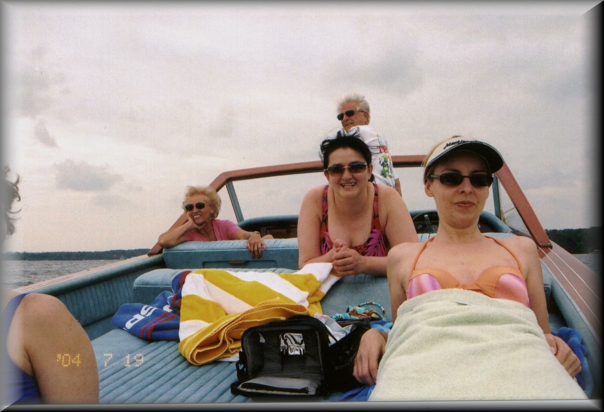 lumi_on_boat-w-connie