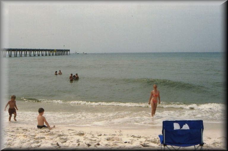 Lumi_at_beach__4_